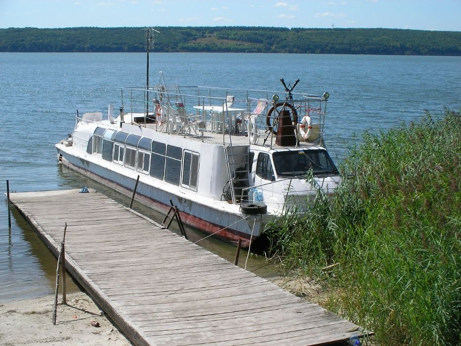 Легендарный теплоход "Ласточка" продают на OLX: как он выглядит и сколько стоит